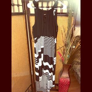 Black and white sleeveless dress